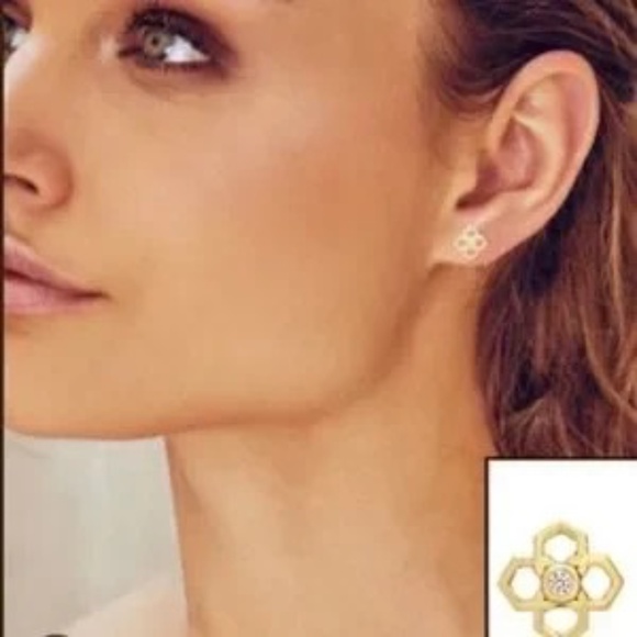 Kendra Scott Rue Mini Logo Stud Gold Earrings NEW - Picture 3 of 5